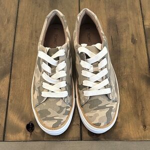TOMS Gray Camo Sneakers with White Laces